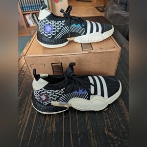 NEW Men's Size 8 Adidas Trae Young 2 Flower Basketball Shoes